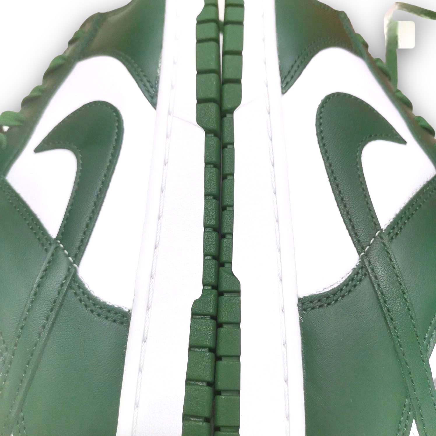 Nike Dunk Low Retro "Varsity Green"