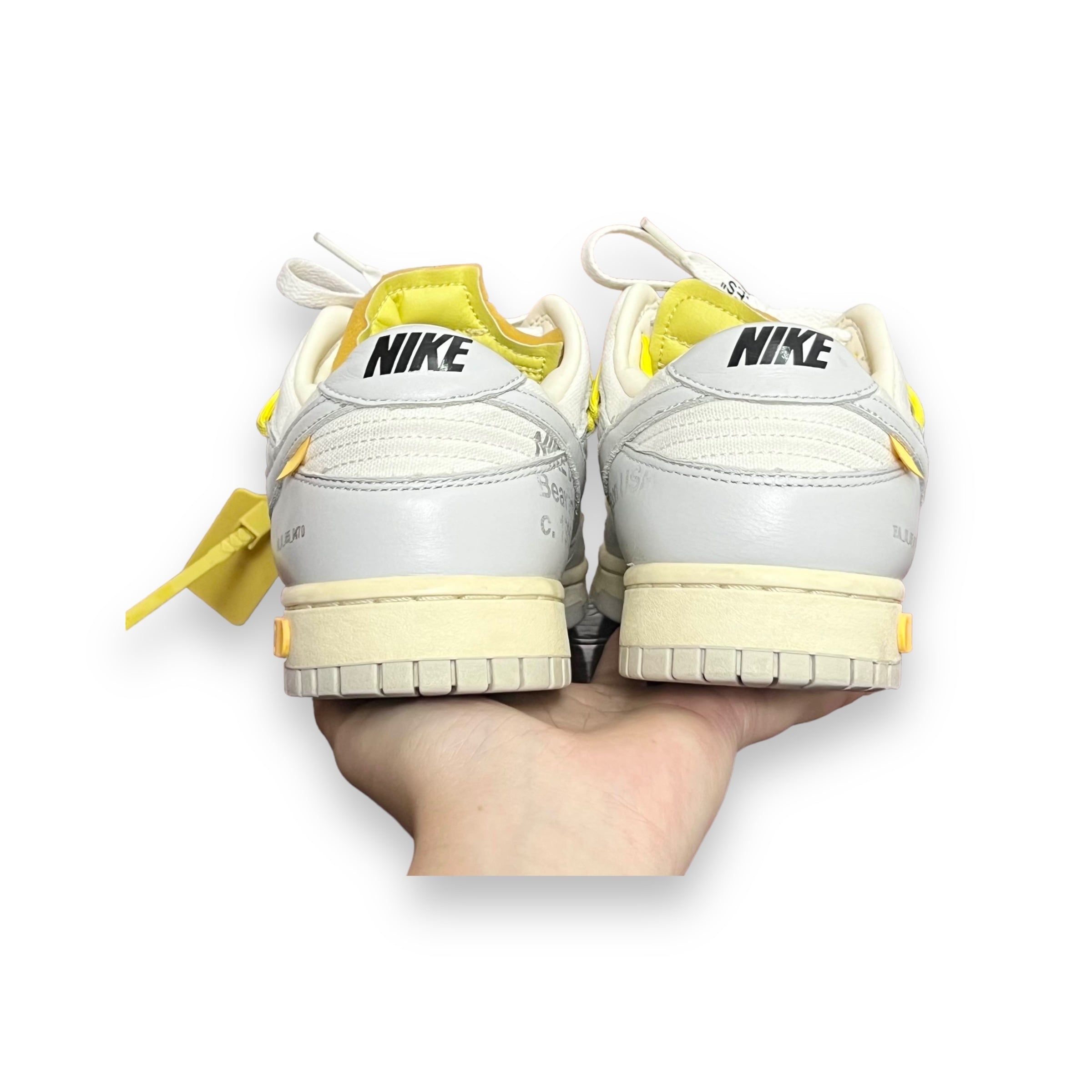 OFF WHITE DUNK LOT 29