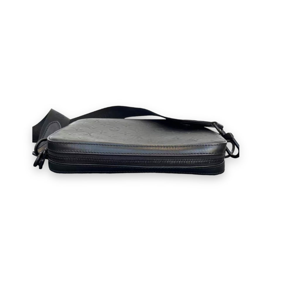 Louis Vuitton Duo Messenger Black