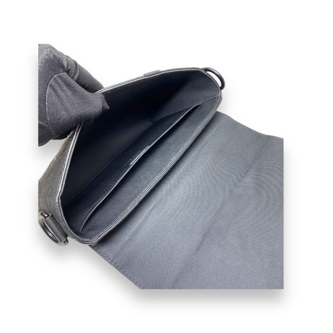 Louis Vuitton Messenger Monogram Taurillon