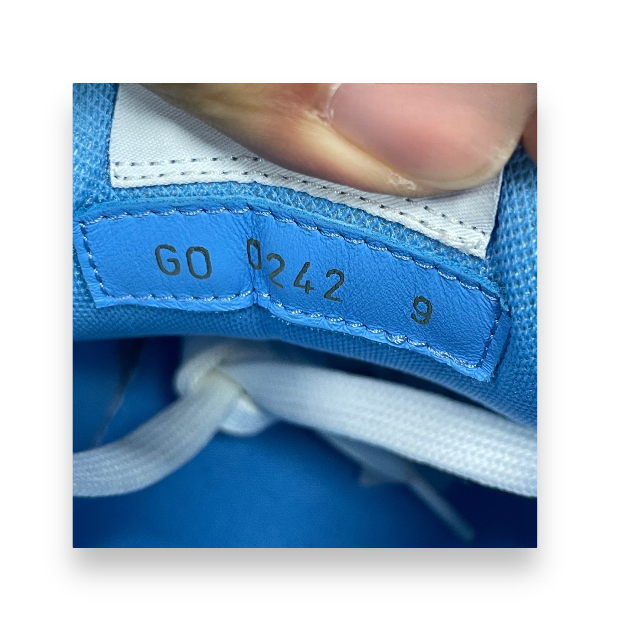 LV light blue & White Denim Monogram Trainer