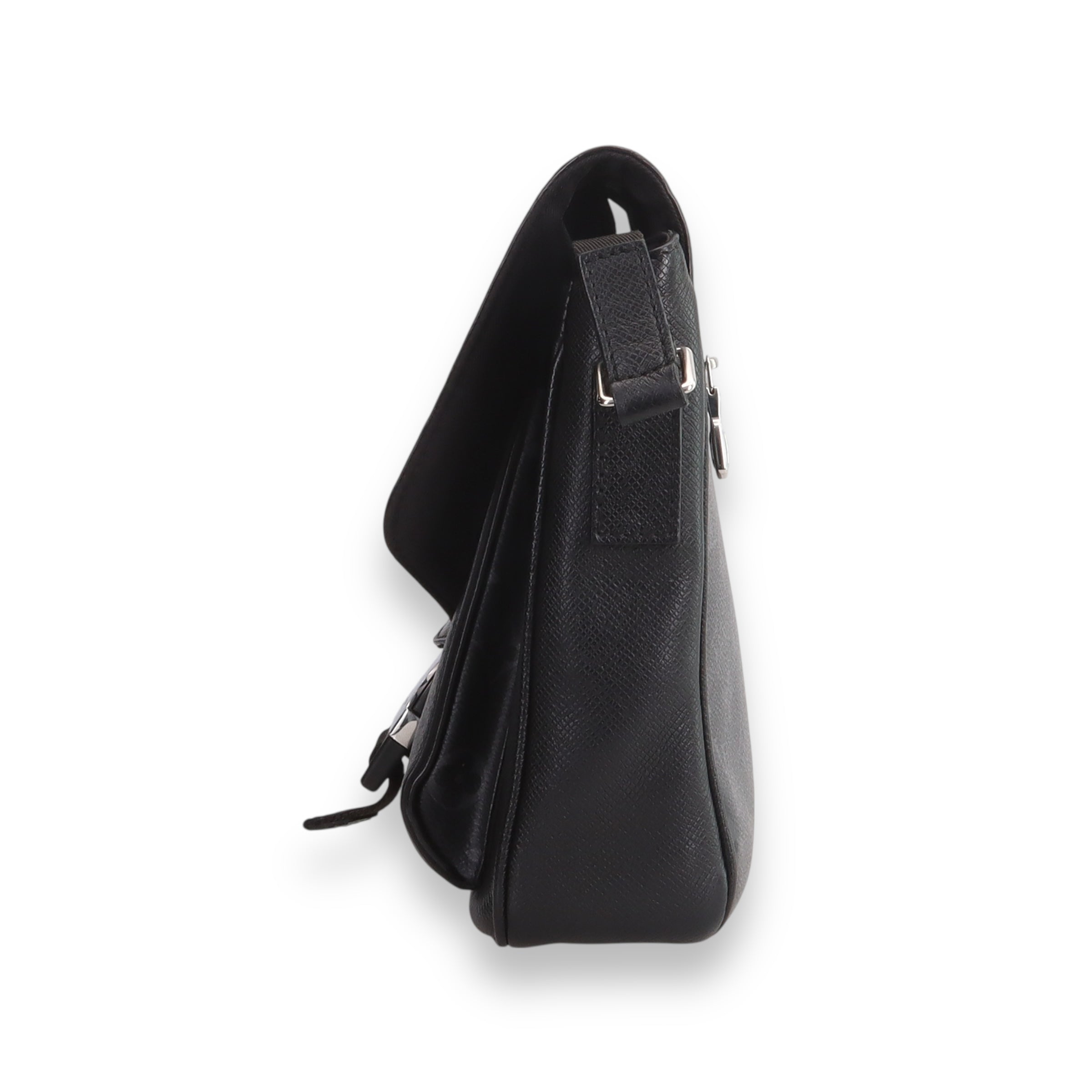 LV Black Messenger Taigarama